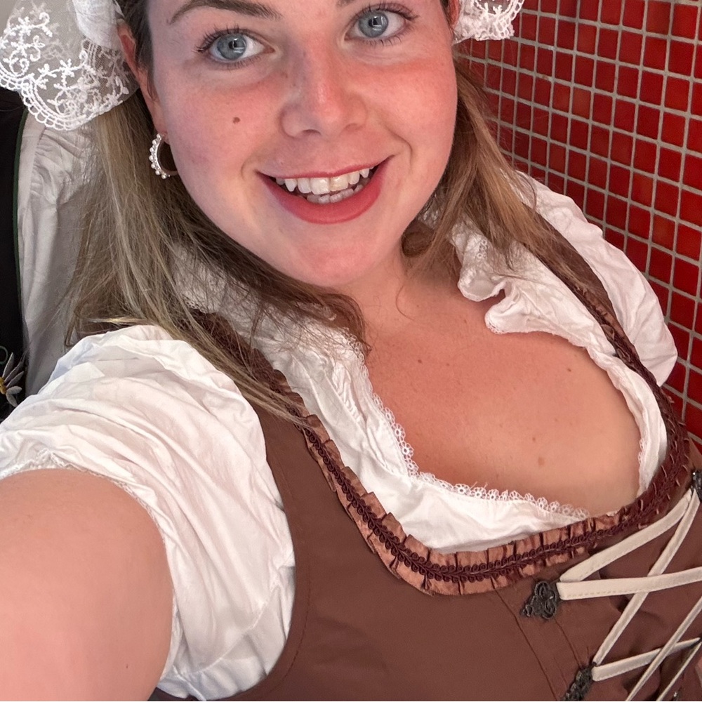 White Ruffled Women's Dirndl Oktoberfest Under Top - Picture 6 of 9
